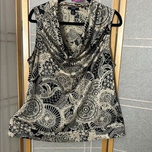 Alfani Black and Cream Sleeveless Blouse